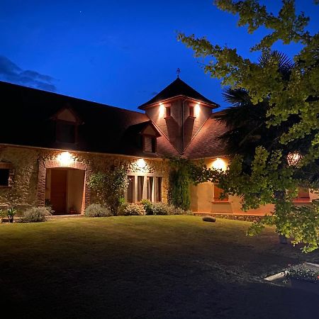 Domaine Des Pierres Trouvees Bed & Breakfast Saint-Vincent  ภายนอก รูปภาพ