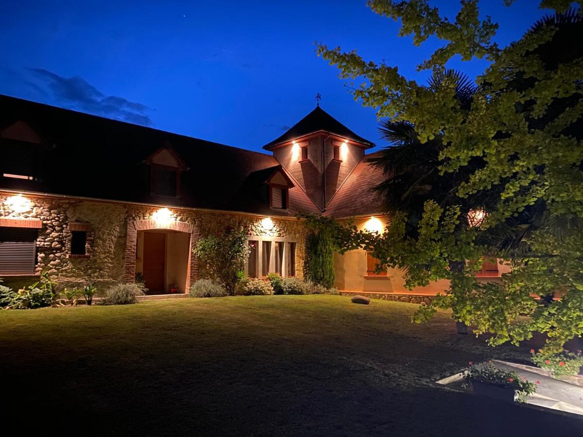 Domaine Des Pierres Trouvees Bed & Breakfast Saint-Vincent  ภายนอก รูปภาพ